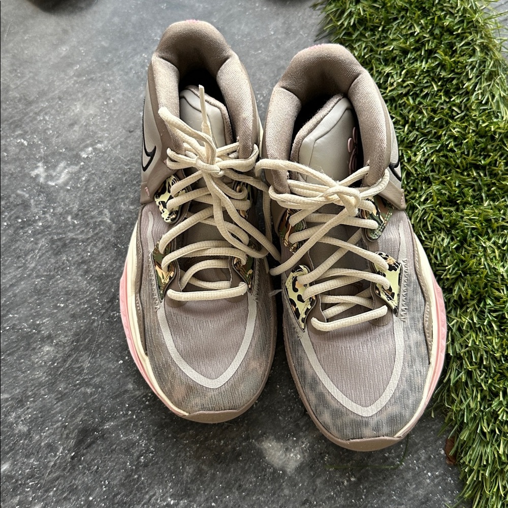 Kids Sneakers in Gray and Pink basketball shoes